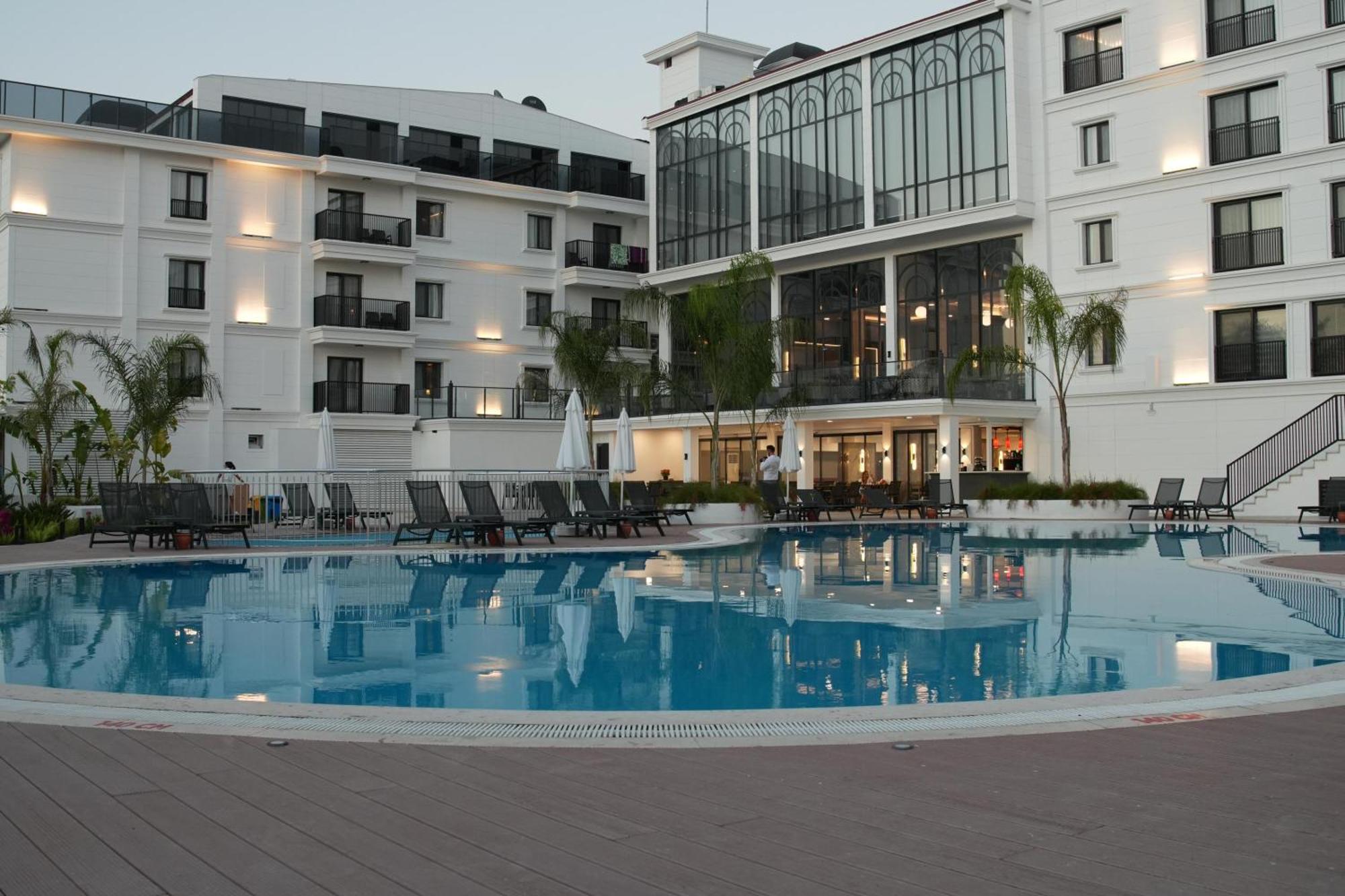 Ramada By Wyndham Dalaman Exterior foto
